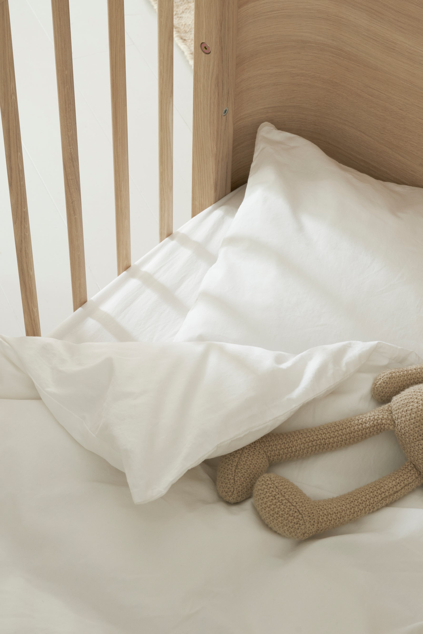 OLIVER FURNITURE_detail_BED