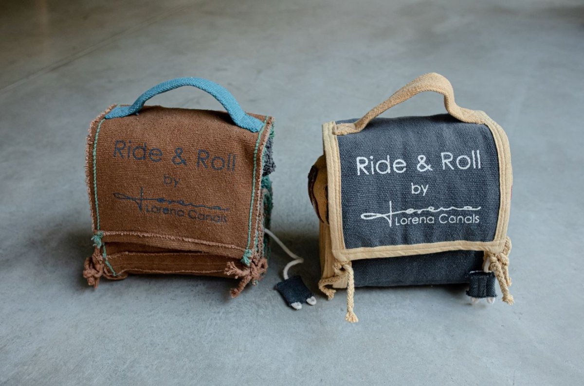 LORENA CANALS - Peluche Ride & Roll Autobus Scolaire