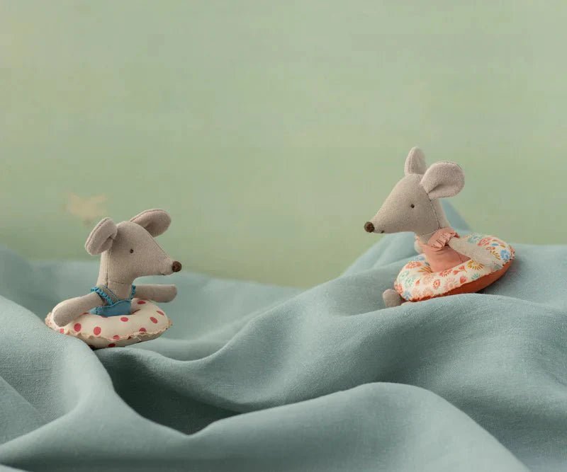 MAILEG - Souris De Plage Avec Flotteur, Petite Soeur - Fleur