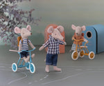 MAILEG - Souris Tricycle, Grand Frère Avec Sac