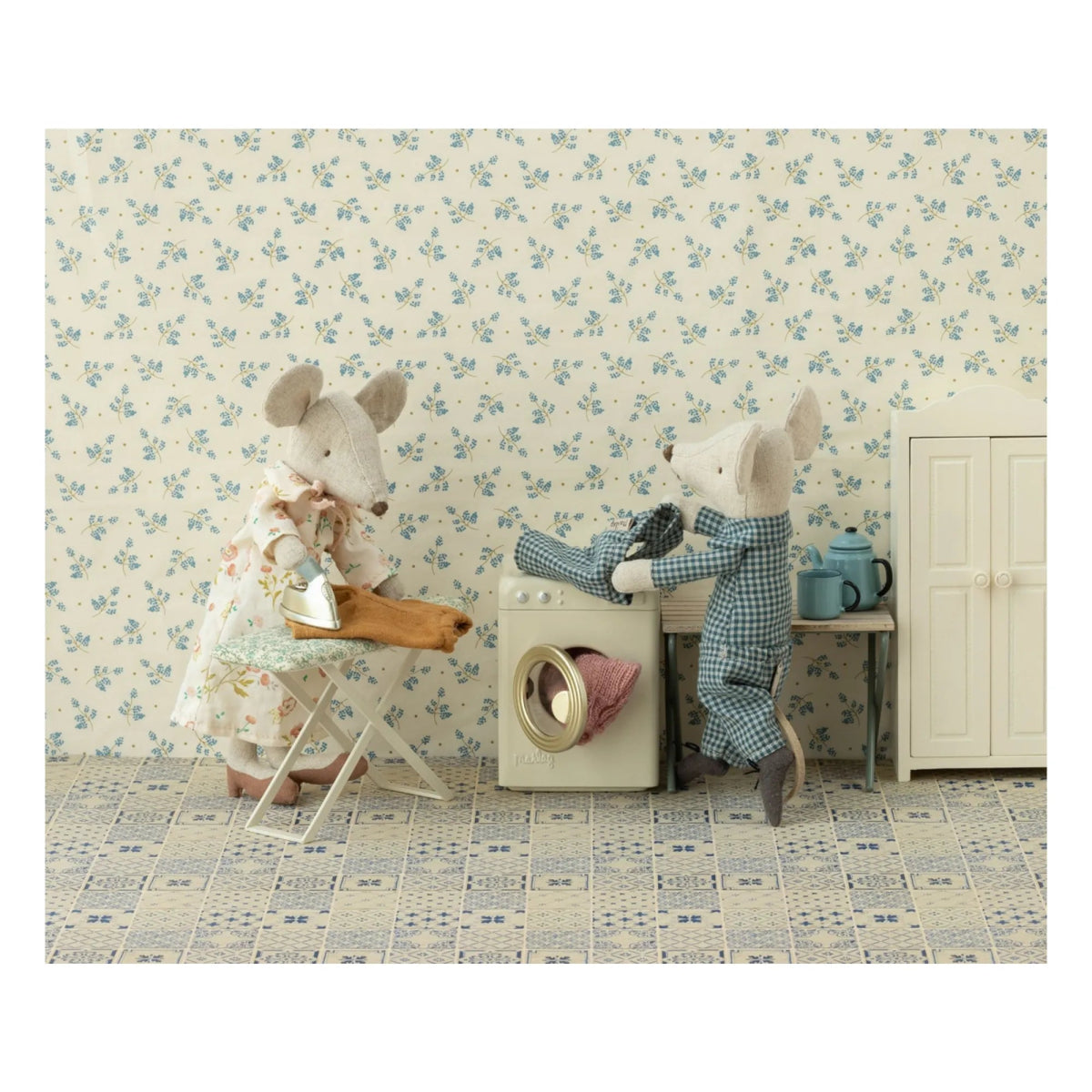 MAILEG - Table et Fer À Repasser Pliante, Petite Taille - Pour Souris Maileg