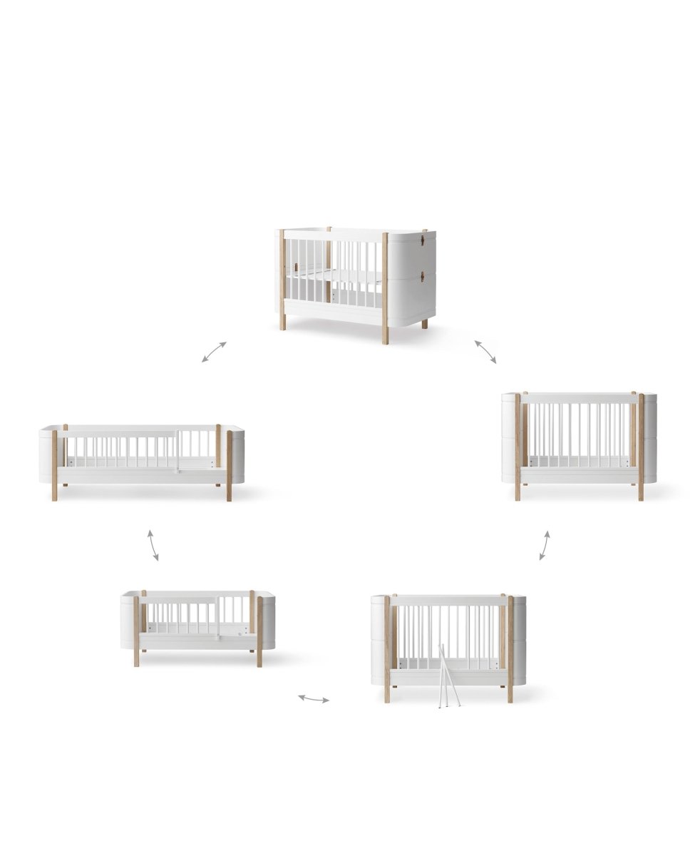 OLIVER FURNITURE - Lit Bébé Évolutif Wood Mini+, Avec Kit Junior Inclus, Blanc/Chêne
