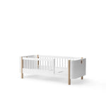 OLIVER FURNITURE - Lit Bébé Évolutif Wood Mini+, Avec Kit Junior Inclus, Blanc/Chêne