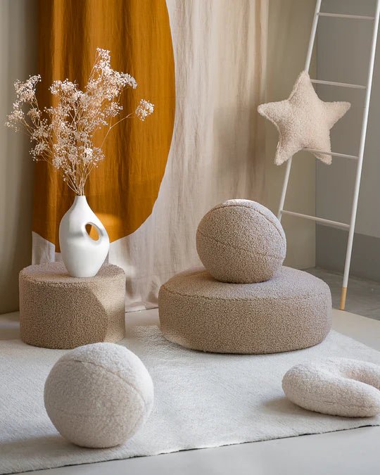 WIGIWAMA - Coussin Boule Molletonné - Biscuit